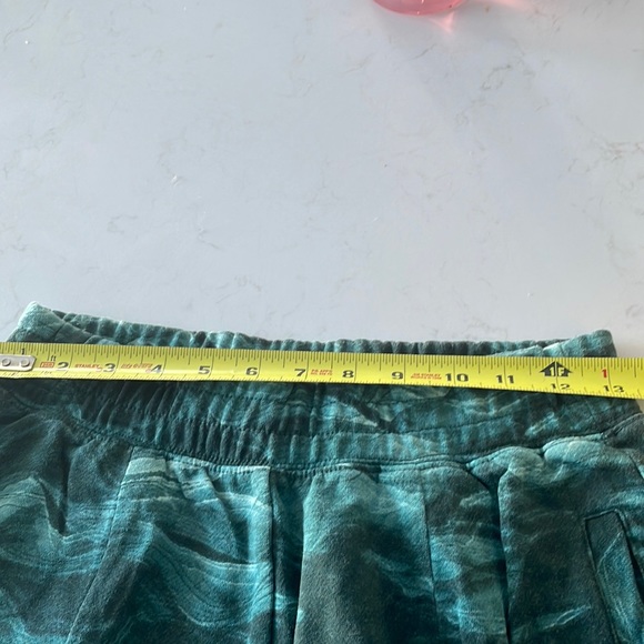 Fabletics Sweat pants - Picture 9 of 9